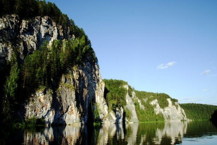 Одноклассники пермского края. Река Вишера Пермский край. Камень писаный Чусовая. Писаный камень Пермский край. Исток реки Вишера.